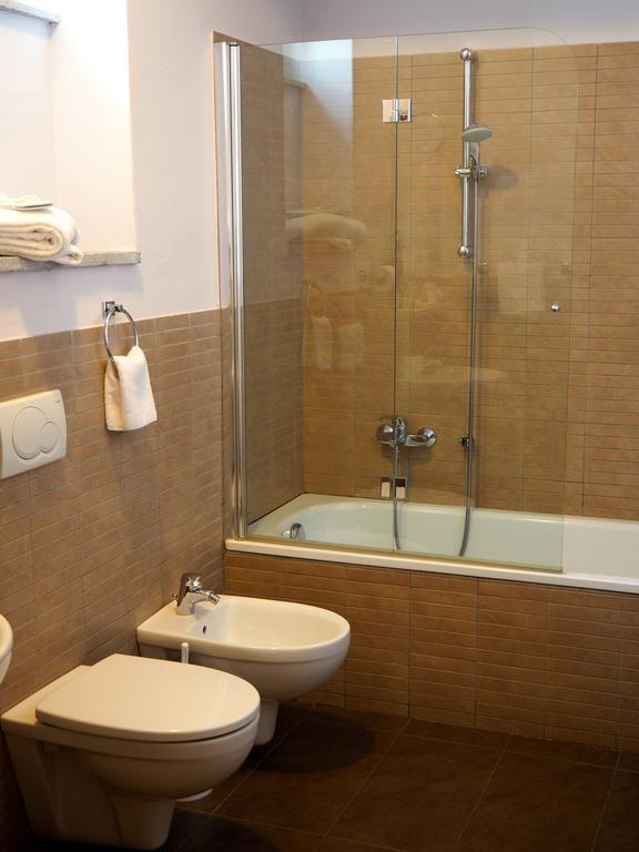 Two-Bedroom Apartment,216233432:JPEG